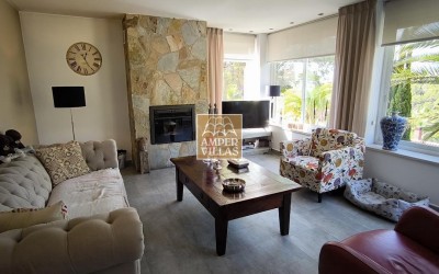 Lovely, cosy villa with a beautiful garden.